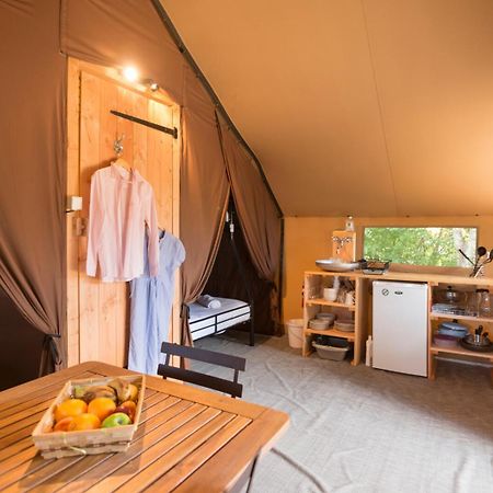 Huttopia Lac D'Aiguebelette Saint-Alban-de-Montbel エクステリア 写真