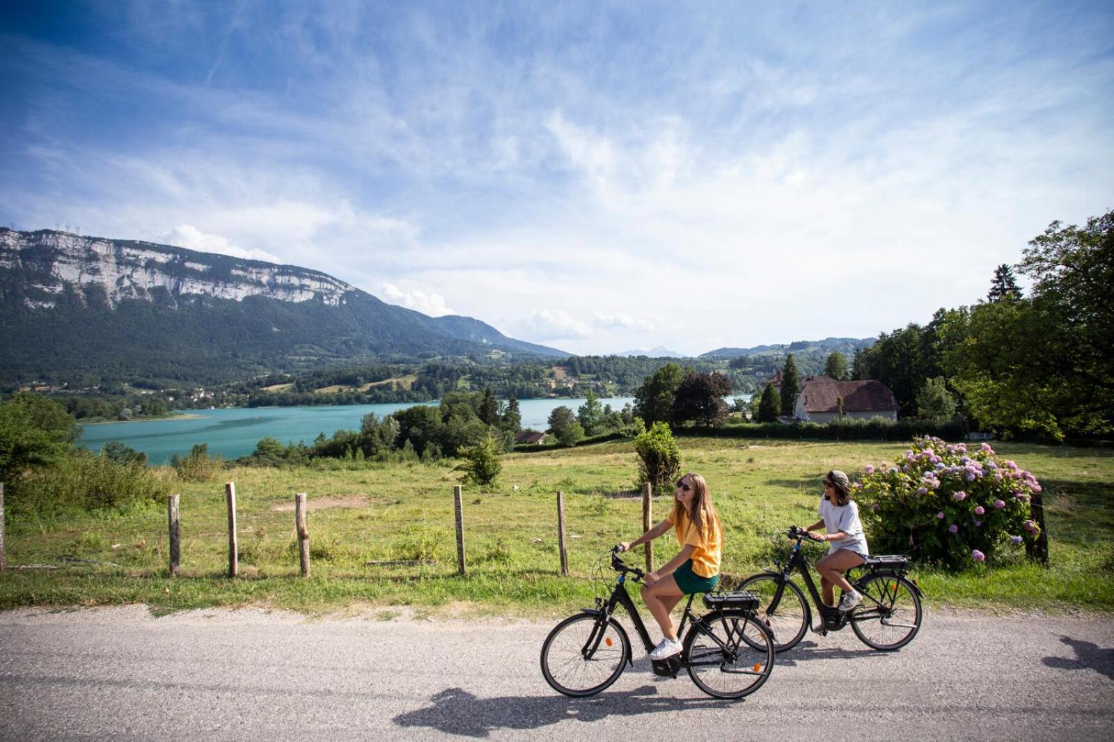 Huttopia Lac D'Aiguebelette Saint-Alban-de-Montbel エクステリア 写真
